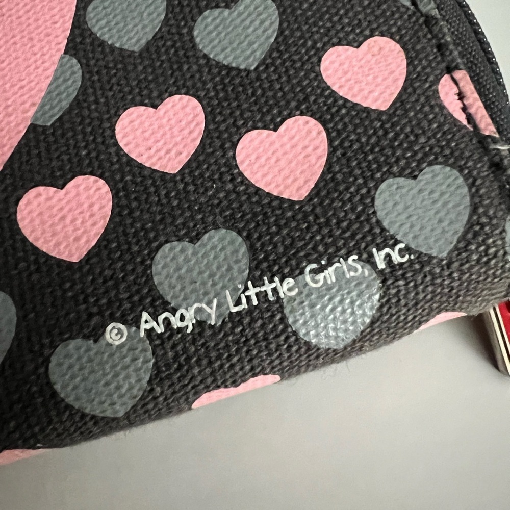 Angry Little Girls Heart Wallet - Picture 6 of 7